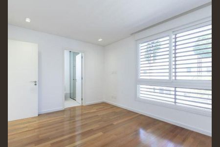 Casa à venda com 4 quartos, 535m² em Granja Julieta, São Paulo