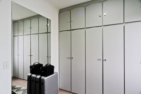 Apartamento para alugar com 2 quartos, 69m² em Vila Mangalot, São Paulo