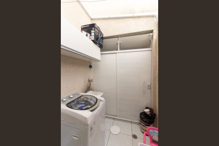 Casa de condomínio à venda com 63m², 2 quartos e 1 vagaLavanderia