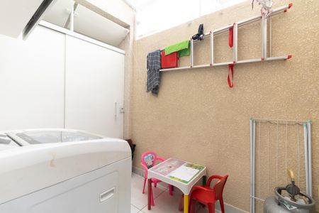 Casa de condomínio à venda com 63m², 2 quartos e 1 vagaLavanderia