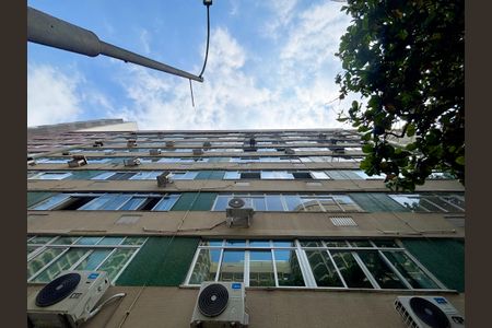 Apartamento à venda com 156m², 4 quartos e 1 vaga Apartamento à venda com 156m², 4 quartos e 1 vagaFachada