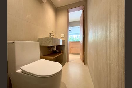 Apartamento à venda com 156m², 4 quartos e 1 vaga Apartamento à venda com 156m², 4 quartos e 1 vagaBanheiro social 2