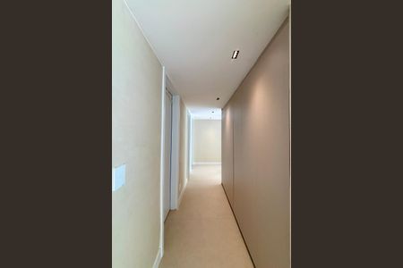 Apartamento à venda com 156m², 4 quartos e 1 vaga Apartamento à venda com 156m², 4 quartos e 1 vagaSala - corredor