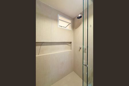 Apartamento à venda com 156m², 4 quartos e 1 vaga Apartamento à venda com 156m², 4 quartos e 1 vagaBanheiro social 2