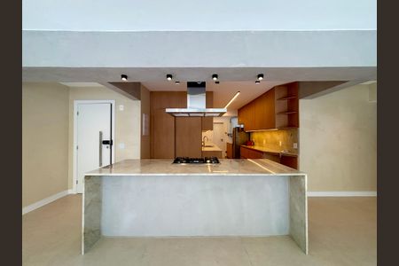 Apartamento à venda com 156m², 4 quartos e 1 vaga Apartamento à venda com 156m², 4 quartos e 1 vagaCozinha