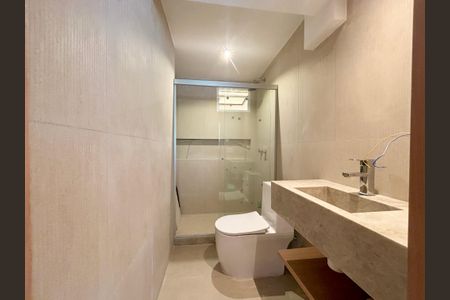 Apartamento à venda com 156m², 4 quartos e 1 vaga Apartamento à venda com 156m², 4 quartos e 1 vagaBanheiro social 2