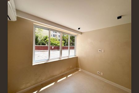 Apartamento à venda com 156m², 4 quartos e 1 vaga Apartamento à venda com 156m², 4 quartos e 1 vagaSuíte master