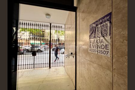 Apartamento à venda com 156m², 4 quartos e 1 vaga Apartamento à venda com 156m², 4 quartos e 1 vagaPlaca