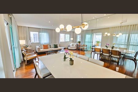 Apartamento à venda com 3 quartos, 220m² em Vila Suzana, São Paulo