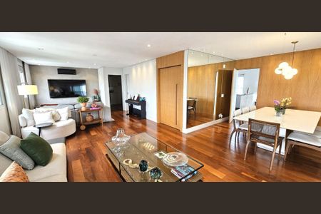 Apartamento à venda com 3 quartos, 220m² em Vila Suzana, São Paulo