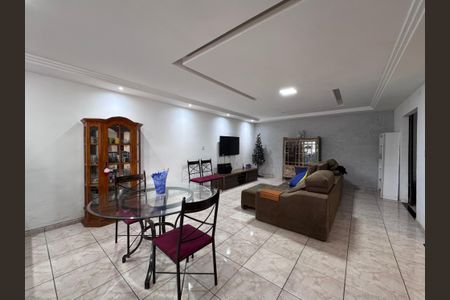 Sala de casa à venda com 3 quartos, 200m² em Vargem Grande, Rio de Janeiro