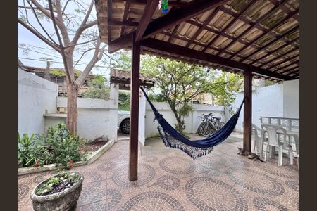 Casa de condomínio à venda com 200m², 3 quartos e sem vagaÁrea externa