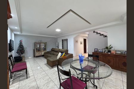 Sala de casa à venda com 3 quartos, 200m² em Vargem Grande, Rio de Janeiro