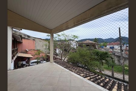 Casa de condomínio à venda com 200m², 3 quartos e sem vagaVaranda