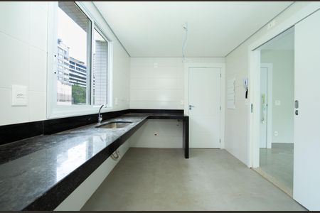 Apartamento à venda com 134m², 4 quartos e 4 vagasCOZINHA