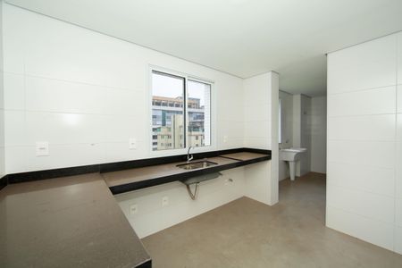 Apartamento à venda com 134m², 4 quartos e 4 vagasCOZINHA