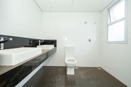 Apartamento à venda com 134m², 4 quartos e 4 vagasBANHEIRO4