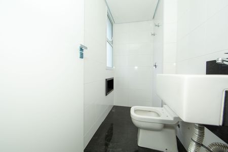 Apartamento à venda com 134m², 4 quartos e 4 vagasBANHEIRO3