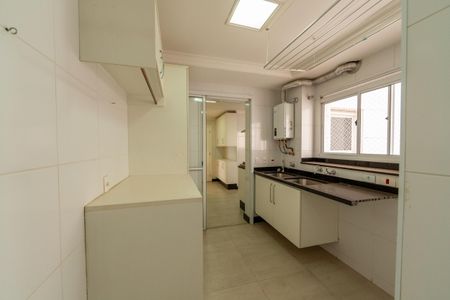 Apartamento para alugar com 238m², 4 quartos e 3 vagasÁrea de Serviço