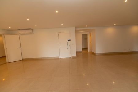 Apartamento para alugar com 238m², 4 quartos e 3 vagasSala