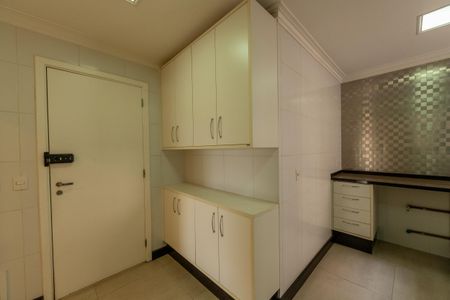 Apartamento para alugar com 238m², 4 quartos e 3 vagasÁrea de Serviço