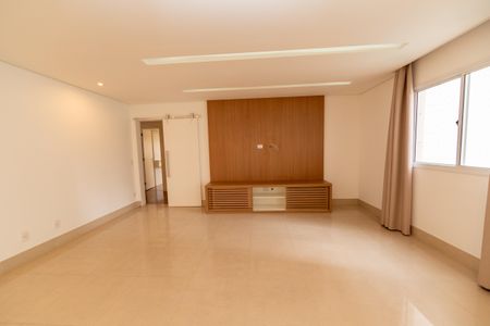 Apartamento para alugar com 238m², 4 quartos e 3 vagasSala