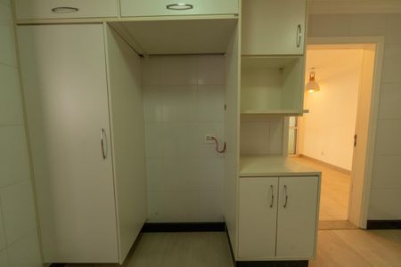 Apartamento para alugar com 238m², 4 quartos e 3 vagasÁrea de Serviço