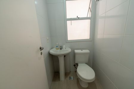 Apartamento para alugar com 238m², 4 quartos e 3 vagasBanheiro de Seviço