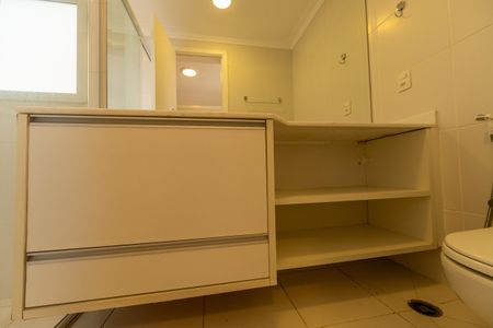 Apartamento para alugar com 238m², 4 quartos e 3 vagasBanheiro Suite 2