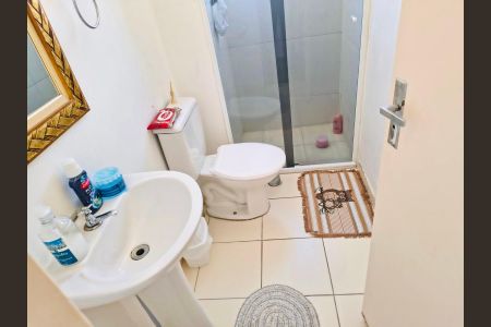 Banheiro de apartamento para alugar com 2 quartos, 49m² em Parque Boturussu, São Paulo