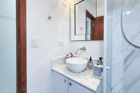 Casa à venda com 141m², 4 quartos e 1 vagaBanheiro 1