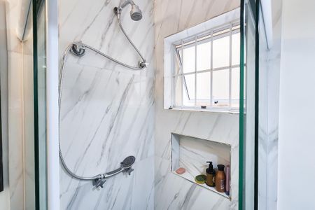 Casa à venda com 141m², 4 quartos e 1 vagaBanheiro 1