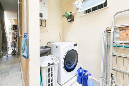 Casa à venda com 141m², 4 quartos e 1 vagaÁrea de Serviço