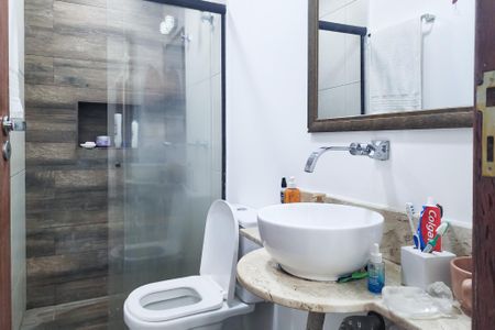 Casa à venda com 141m², 4 quartos e 1 vagaBanheiro 2