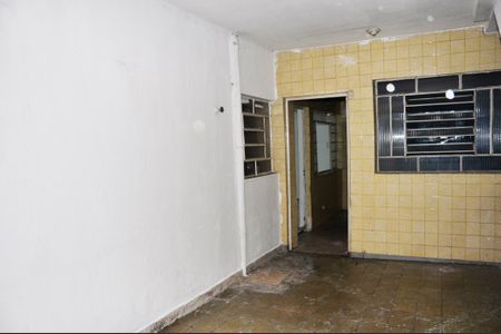 Casa para alugar com 200m², 1 quarto e 1 vaga Casa para alugar com 200m², 1 quarto e 1 vagaDetalhe - Quintal e Área de Serviço