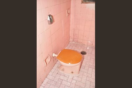 Casa para alugar com 200m², 1 quarto e 1 vaga Casa para alugar com 200m², 1 quarto e 1 vagaDetalhe - Banheiro Social