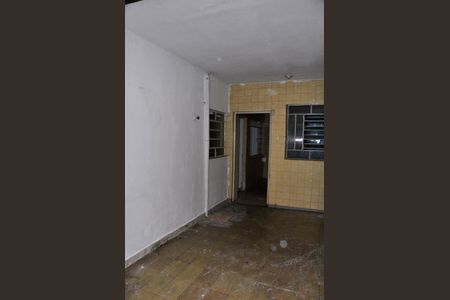 Casa para alugar com 200m², 1 quarto e 1 vaga Casa para alugar com 200m², 1 quarto e 1 vagaDetalhe - Quintal e Área de Serviço