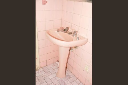 Casa para alugar com 200m², 1 quarto e 1 vaga Casa para alugar com 200m², 1 quarto e 1 vagaDetalhe - Banheiro Social