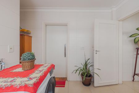 Apartamento à venda com 143m², 3 quartos e 1 vagaÁrea de Serviço
