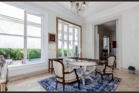 Casa à venda com 4 quartos, 360m² em Morumbi, São Paulo