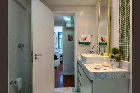 Apartamento à venda com 82m², 2 quartos e 1 vagaBanheiro Corredor