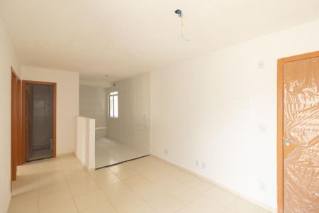 Sala de apartamento para alugar com 2 quartos, 45m² em Guaratiba, Rio de Janeiro