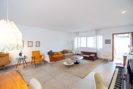 Sala de casa para alugar com 4 quartos, 200m² em Caxingui, São Paulo