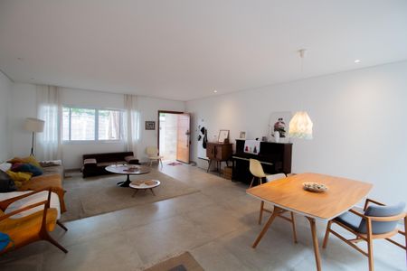 Sala de casa para alugar com 4 quartos, 200m² em Caxingui, São Paulo