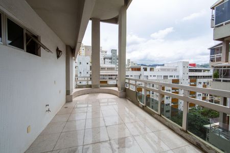 Apartamento à venda com 258m², 4 quartos e 1 vagaVARANDA