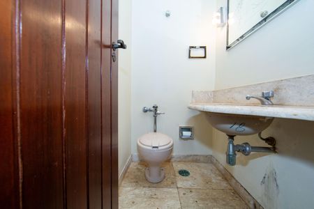 Apartamento à venda com 258m², 4 quartos e 1 vagaBANHEIRO4