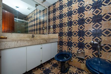 Apartamento à venda com 258m², 4 quartos e 1 vagaBANHEIRO2