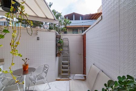 Área externa privativa de apartamento à venda com 2 quartos, 60m² em Havaí, Belo Horizonte