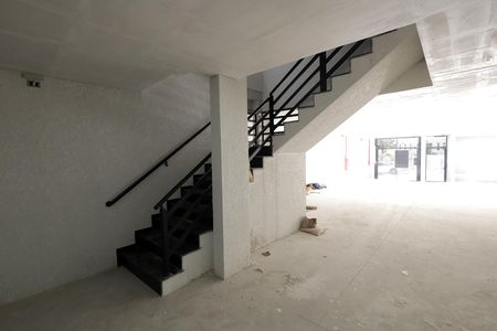 Apartamento à venda com 121m², 2 quartos e 2 vagasEscada