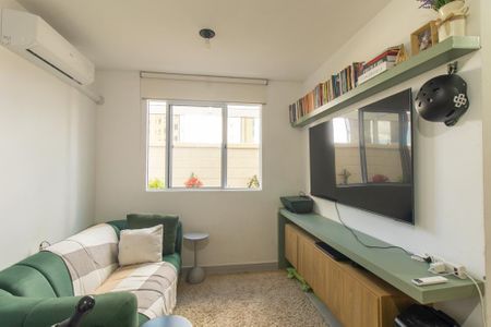 Sala de apartamento para alugar com 2 quartos, 60m² em Uberaba, Curitiba